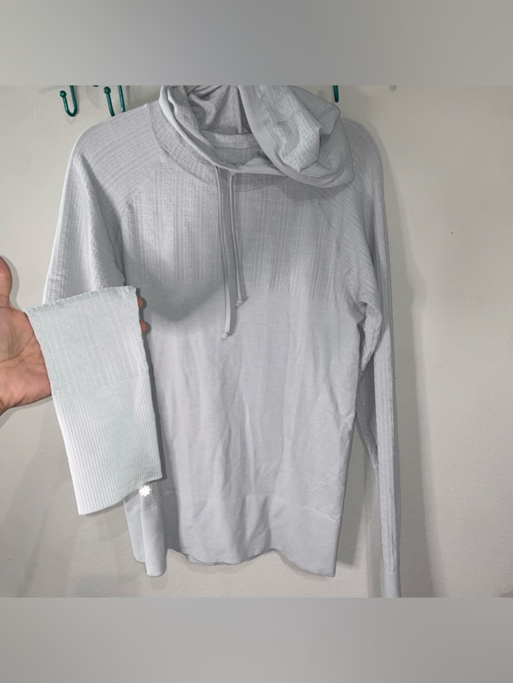 ATHLETA SOFT STRETCHY LONG SLEEVE ATHLETIC HOODIE